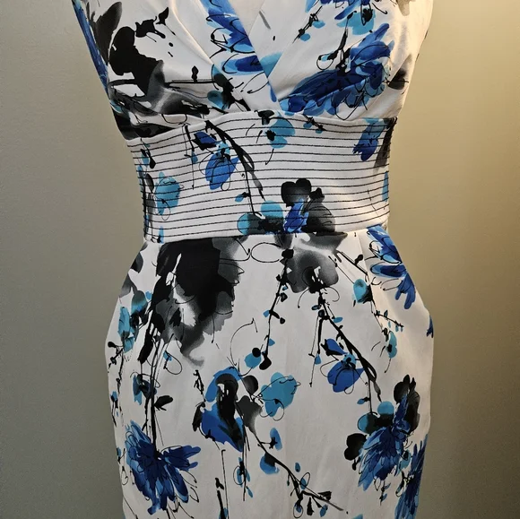 Bisou Bisou White and Blue Floral Midi Dress Women's Size 6 With Pockets - Picture 4 of 16